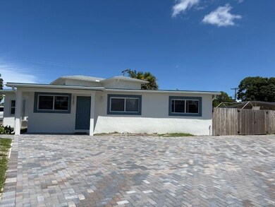 5580 Honeysuckle Dr unit Main House, West Palm Beach, FL 33415 - photo 3