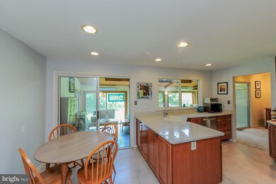 9405 Mellenbrook Rd, Columbia, MD 21045 - photo 5