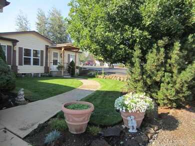 20115 Hawes Ln, Bend, OR 97702 - photo 2