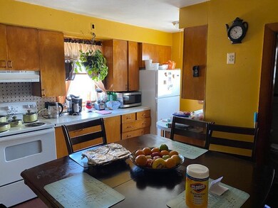 27 Melton St, Pawtucket, RI 02860 - photo 2