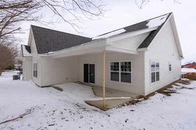 1905 S Stone Creek Blvd, Urbana, IL 61802 - photo 3