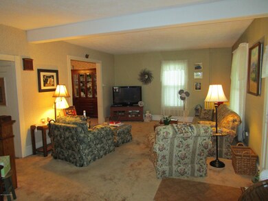 815 Thomas St, Stroudsburg, PA 18360 - photo 4