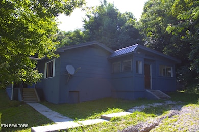 1894 5th St, Jellico, TN 37762 - photo 3