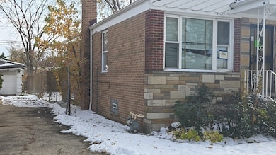 12811 S Elizabeth St, Calumet Park, IL 60827 - photo 2