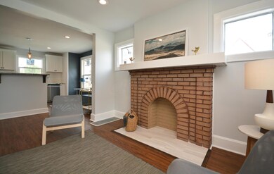 Living Room (2)