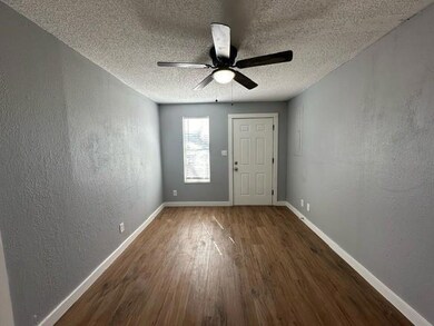 615 W Coffin St, Denison, TX 75020 - photo 5