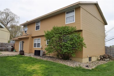 4201 Orchard Dr NW, Cedar Rapids, IA 52405 - photo 2