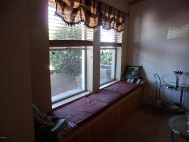 NICE WINDOW SEAT GREAT ROOM