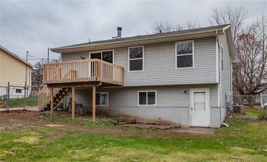 2113 SE 8th St, Des Moines, IA 50315 - photo 2