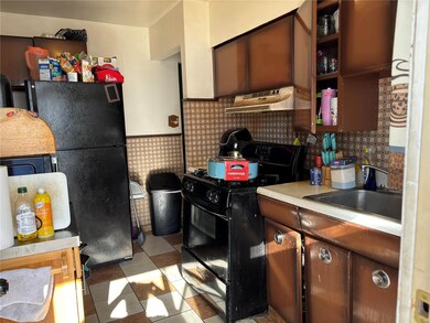 10705 Saint Stephen Ln, Saint Ann, MO 63074 - photo 4