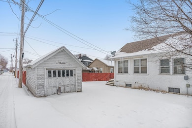 Detached Garage