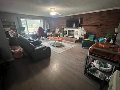 303 Wanda Rd, Portsmouth, OH 45662 - photo 5