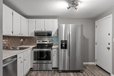 700 Robbins Ave unit 24, Dracut, MA 01826 - photo 4