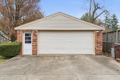 1907 Balfour Dr, Louisville, KY 40242 - photo 7