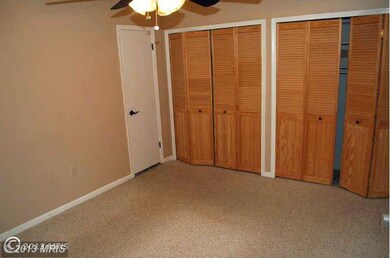 9982 Hemlock Woods Ln, Burke, VA 22015 - photo 3