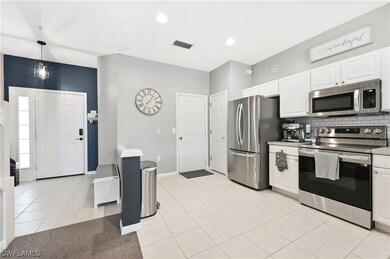 863 Hampton Cir unit 155, Naples, FL 34105 - photo 4