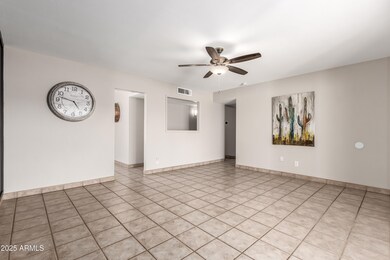 family room 2