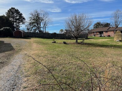 952 Emerson St, Manchester, TN 37355 - photo 3