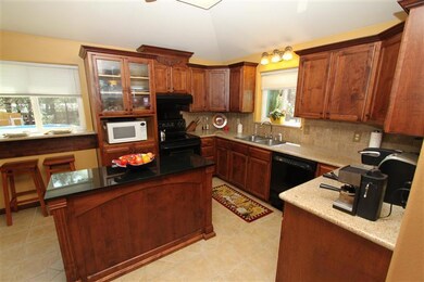 9866 Blackwell Rd, Central Point, OR 97502 - photo 4