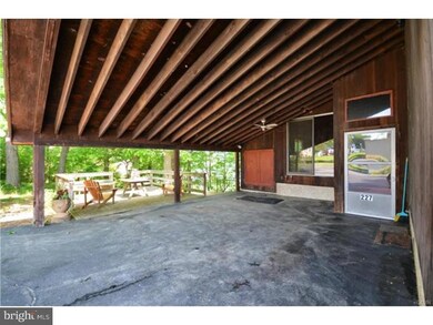 227 Delaware Ln, Whitehall, PA 18052 - photo 4