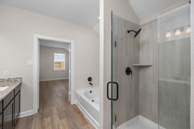 This en-suite bathroom is the epitome of modern lu