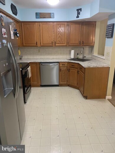 4063 Buttonwood Dr, Mount Joy, PA 17552 - photo 4