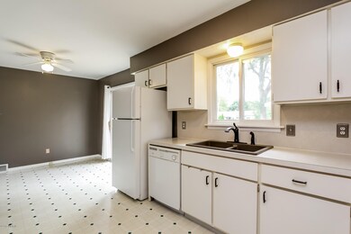 1615 Carlton Ave NE, Grand Rapids, MI 49505 - photo 5