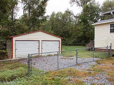 5224 Sweetwater Ct, Greensboro, NC 27407 - photo 6