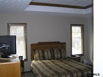 910 S 110th Plaza, Omaha, NE 68154 - photo 7