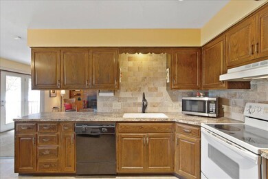 1122 Vanlear Ct, Columbus, OH 43229 - photo 6