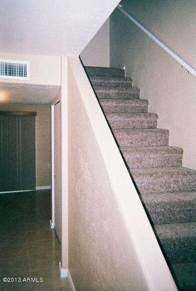 07-Mateo_HallStairs