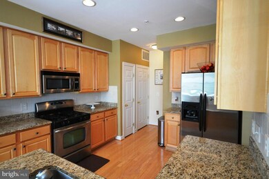 2466 Curie Ct unit 18, Herndon, VA 20171 - photo 3