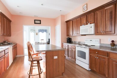 8 Plummer Dr, Londonderry, NH 03053 - photo 7
