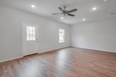 207 Evans St, Cleburne, TX 76031 - photo 6