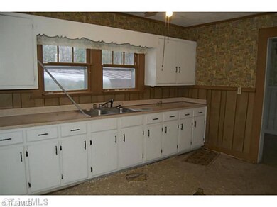 313 Virgil Hill Rd, Asheboro, NC 27205 - photo 3