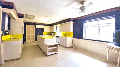 6430 Fairwood Dr, Houston, TX 77088 - photo 7