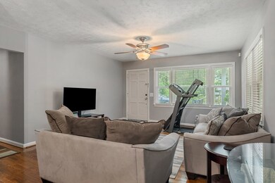 Living Room - view of front entrance