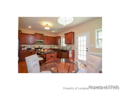 817 Falling Creek Ln, Fayetteville, NC 28304 - photo 4