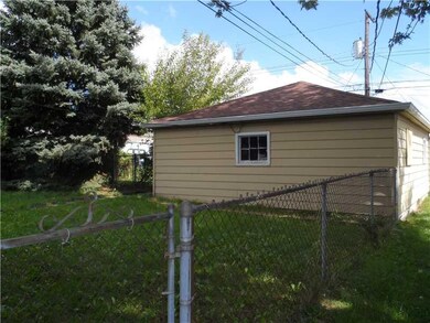 229 S 6th Ave, Beech Grove, IN 46107 - photo 2