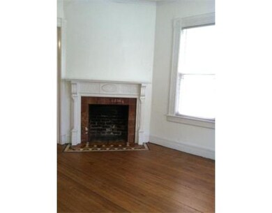 318 Springfield St, Chicopee, MA 01013 - photo 5
