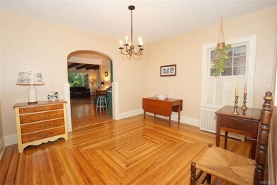 Dining Room - Notice the decorative hardwood floor