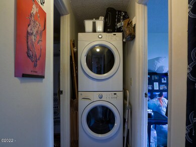 508 NE 3rd St, Newport, OR