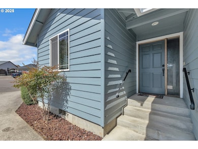 122 Lilly Ct, Sutherlin, OR 97479 - photo 3