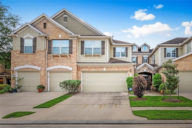 16032 Sweetwater Fields Ln, Tomball, TX 77377 - photo 2