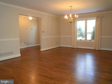 9 Seminary Dr, Lutherville Timonium, MD 21093 - photo 2