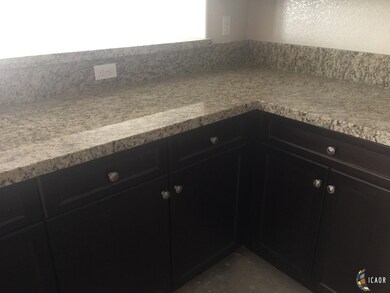 Color of Granite and countertop
