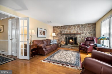 198 Share Dr, Morrisville, PA 19067 - photo 5