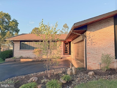 1603 Dogwood Dr, Reading, PA 19609 - photo 4