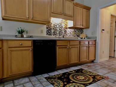 LOTS OF SPACE FOR ENTERTAINING!