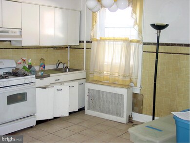 2546 W Lafayette Ave, Baltimore, MD 21216 - photo 6